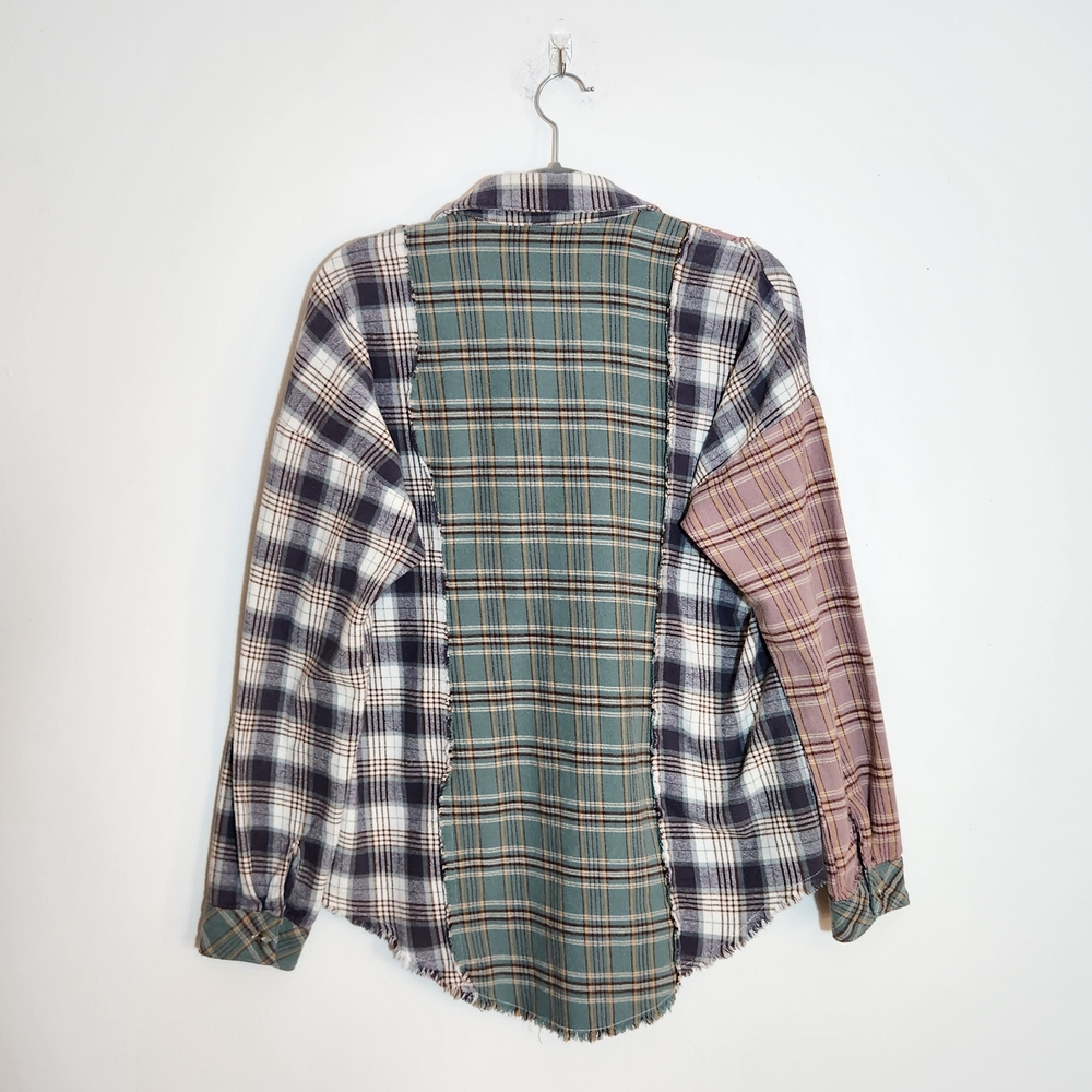 Hem & Thread Multi-Color Plaid Flannel Button Down Shirt Size Medium - Picture 7 of 12